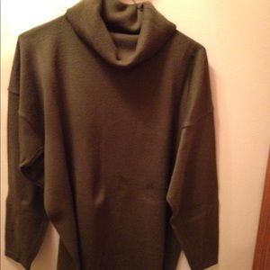 Cowl  or turtleneck sweater